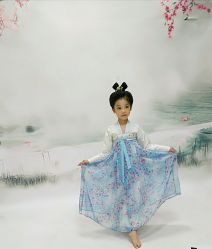 点击看大图 -后宫·古装汉服京剧儿童亲子全家福摄影