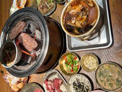 -鑫釜山海鲜烧烤(鑫丰国际店)