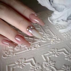 -花系美·美甲美睫精品店