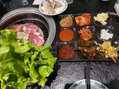 九宫格小菜-烤路里·韩国品质自助烤肉(石路天虹4号店)