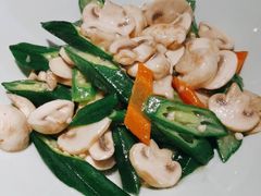 小炒口蘑-涌觅名灶·本地海鲜宁波菜(财富广场店)