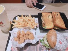 -The Habit Burger Grill 哈比特汉堡(爱琴海店)