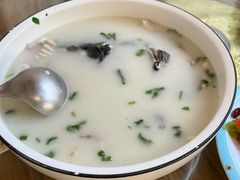 -美顺香食府鱼头老店(雪野湖店)