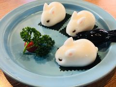 大白兔草莓椰汁糕-一笼小幸运