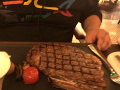 -恰餐厅及酒吧 CHAR Bar & Grill (北京丽都皇冠假日店)