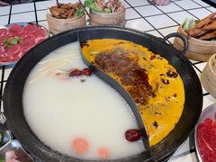 -鹿鸣山草本茶香火锅(园西路店)