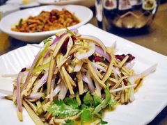-艳阳天民俗村(公园路店)