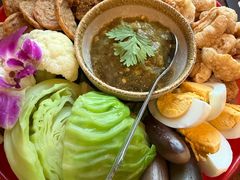 -Chom Cafe and Restaurant