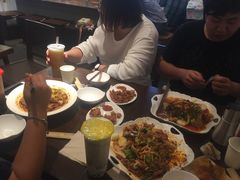 -成都你六姐·牛肉冒菜(城市集市合生汇店)