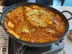 部队火锅-HONGA HONGA雄家(曹路店)