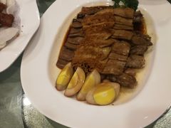 -鞍山大白鲨美食酒店