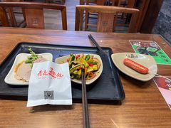 -亮亮面馆(经六路店)