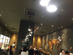 大堂-星巴克臻选(舟山凯虹广场店)