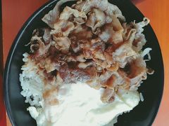 烤牛肉盖饭-HONGA HONGA雄家(曹路店)