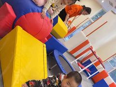 -魔力熊儿童早教托育中心(硚口同馨店)