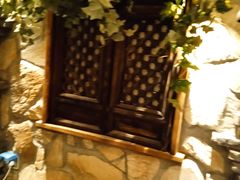 -老牌坊云南鱼豆花火锅(爱建店)