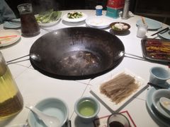 -茸梅路右拐龙虾-农家菜(松江店)