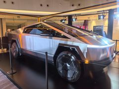 -TESLA 特斯拉(上海太古汇体验店)