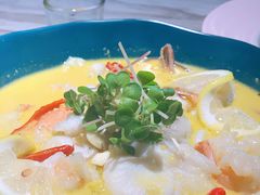 花开酸汤鱼虾跳-蜜桃花开·中西融合菜E&W(南长街店)