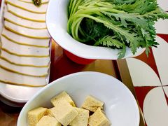 -洪氏嗨捞·广东猪肚鸡·椰子鸡火锅(西咸万象城店)