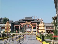 -雪山彩虹谷景区