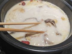 -粤小煲鲜汤猪肚鸡(丹尼斯二天地店)