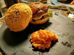 -HIGH FIVE哈福手工汉堡(桂林路店)