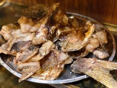 炸过的鱼摆摆-肖肖酸萝卜鱼火锅(总店)