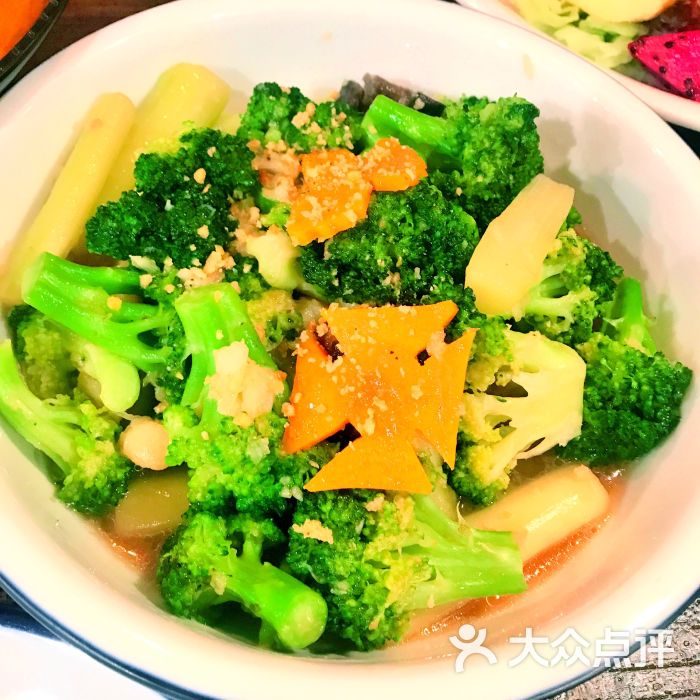 芦笋干贝西兰花