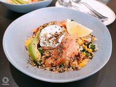 牛油果三文鱼波蛋谷物碗-gaga(深圳福田星河COCO Park店)