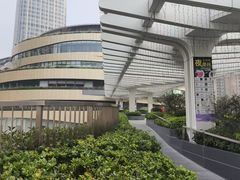 -瑞虹新天地月亮湾
