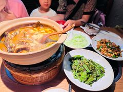 -吃饭皇帝大土家民族菜(荟聚店)