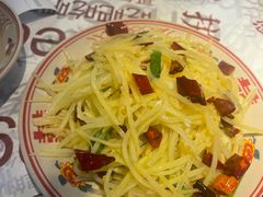 酸辣土豆丝-耙吉吉川味小酒馆(本地人回头店)