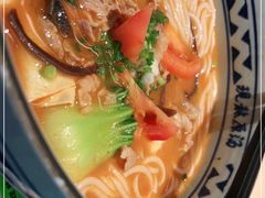 -蒙自源米线大王(东站店)