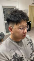 -15C7 男士理发馆 烫染专业店