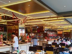 -大中华希尔顿酒店-念自助餐·嗨啤·小龙虾