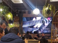 -胡桃里音乐餐厅(陶溪川店)(川湘赣菜·世界百大酒庄直供红酒·音乐表演)