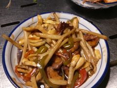 豆芽炒肉片-金小悦饭堂(中禾店)