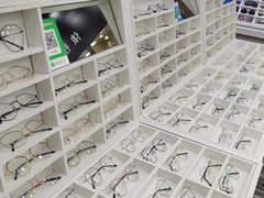 -三叶眼镜城批发市场(上海火车站店)