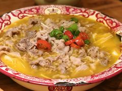 酸汤安格斯肥牛-破三川·新川菜(静安大融城店)