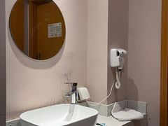 -希岸·轻雅酒店(广州白鹅潭艺术中心花地湾地铁站店)