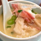 鱼生比例也低得可怜 幸好东星斑鱼骨泡饭味道还挺鲜