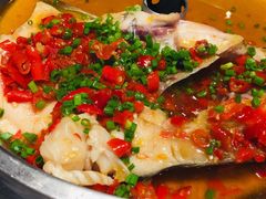 剁椒鱼头-老湘亲·品鉴湘菜(蔡塘爱琴海店)