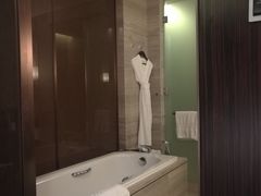 -大中华希尔顿酒店-念自助餐·嗨啤·小龙虾