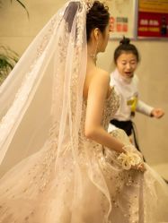 -LOVINA洛维娜婚纱礼服