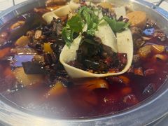 -晓彭肥肠鸡·泡椒鸡火锅(水木天地店)