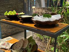 -湊湊火锅·茶憩(南京东路悦荟店)