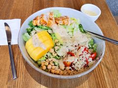 鸡肉牛油果芒果色拉-Wagas沃歌斯(合生汇店)