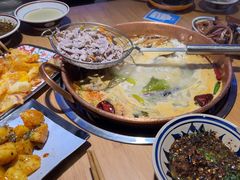 -洱火云南酸菜牛肉火锅(石景山当代商城店)