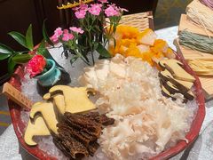 菌类拼盘-ONE FULL 古董港式海鲜火锅